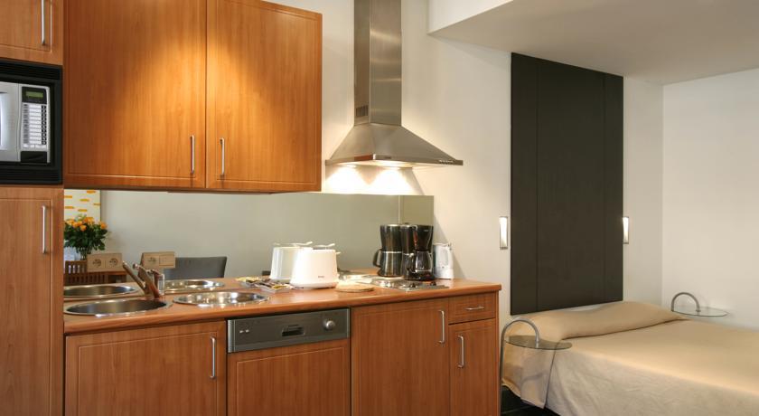 בריסל Azimut Flathotel Aparthotel מראה חיצוני תמונה