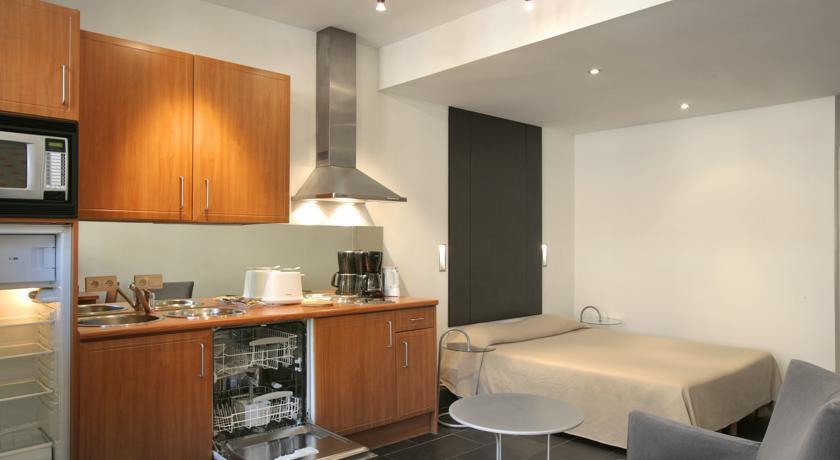 בריסל Azimut Flathotel Aparthotel מראה חיצוני תמונה
