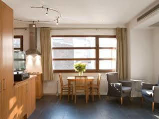בריסל Azimut Flathotel Aparthotel מראה חיצוני תמונה
